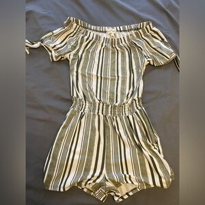 Derek Heart Green & White Romper